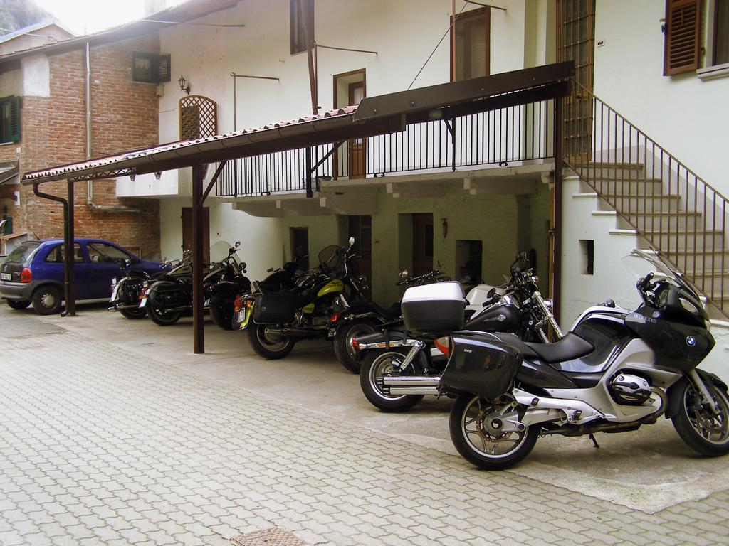 L'Antico Borgo Rooms Rental Caprie Exterior photo